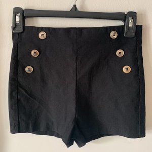 Sailor short w/ button detail